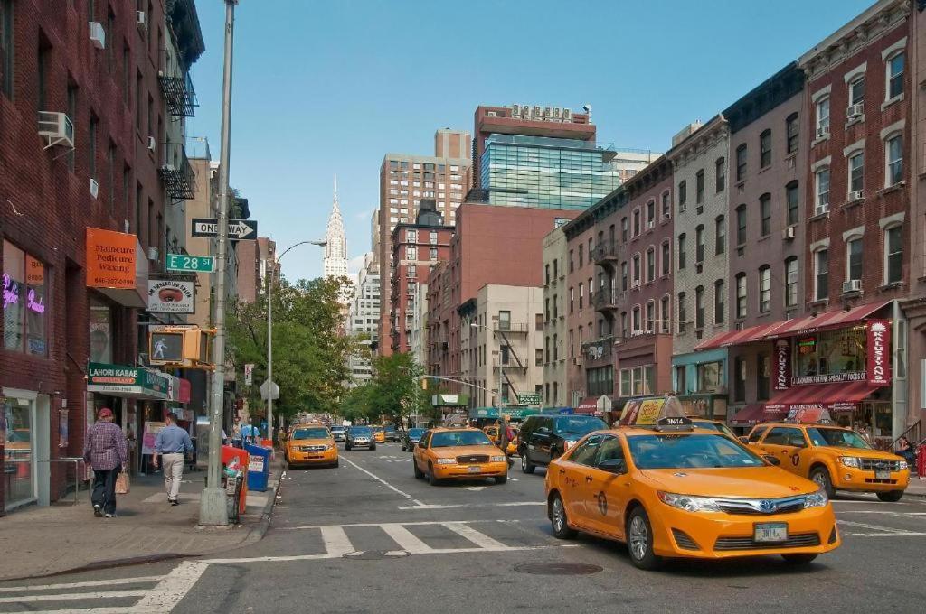 Mid Town East Street Apartments Next To Times Square New York Exterior photo